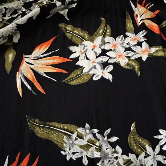 Long Hawaiian Beach Dress - Picture 2 of 3